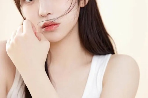 断更五个月首度发声！网红董赤赤坦言患上抑郁症遭导演恶意引导